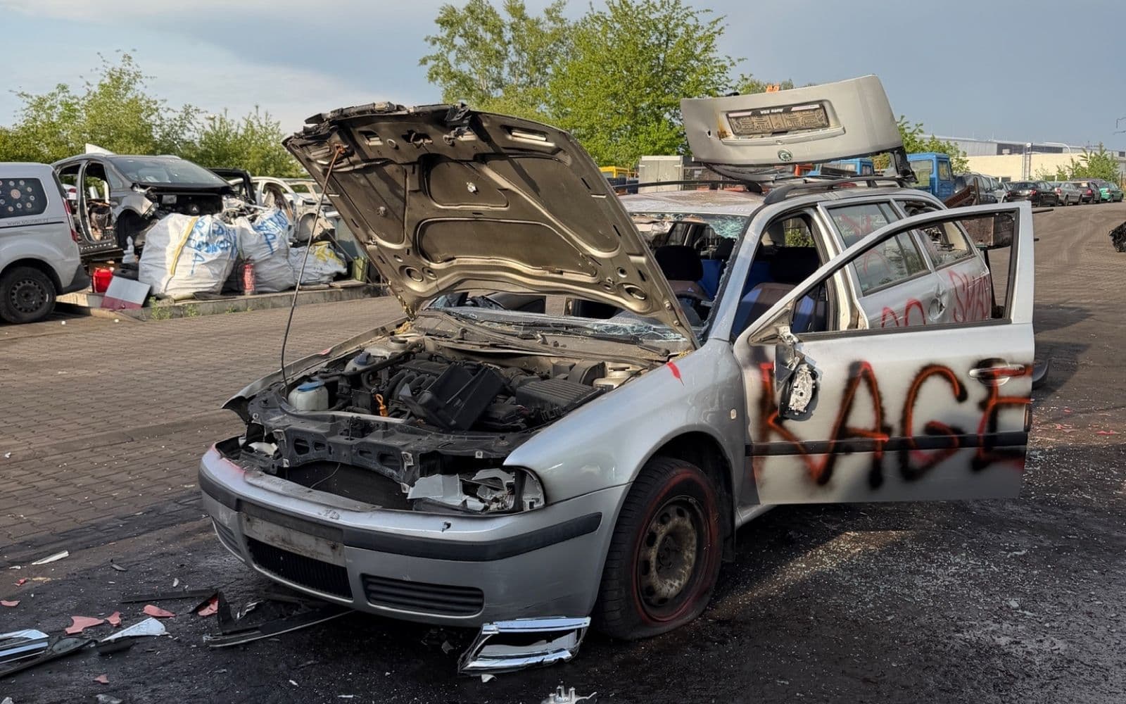 Industriální prostředí Smash Car Praha