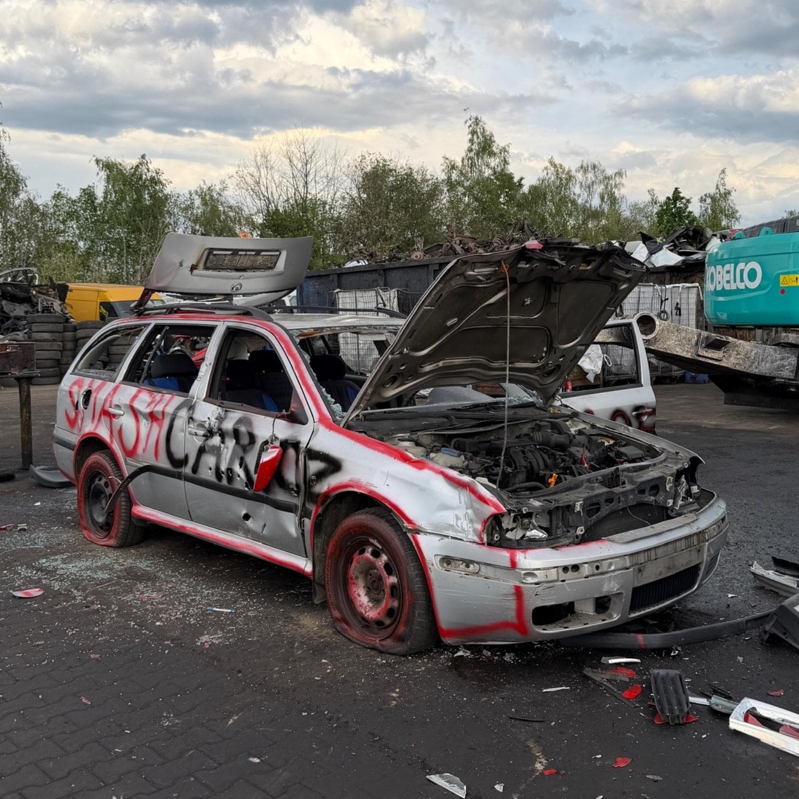 Skutečné auto ve Smash Car Praha